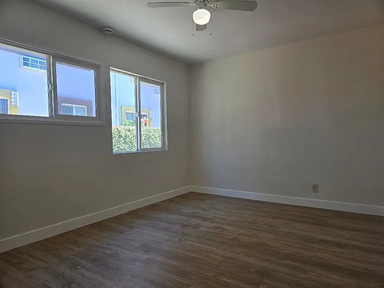 15904 Sherman Way #3 — Photo 6