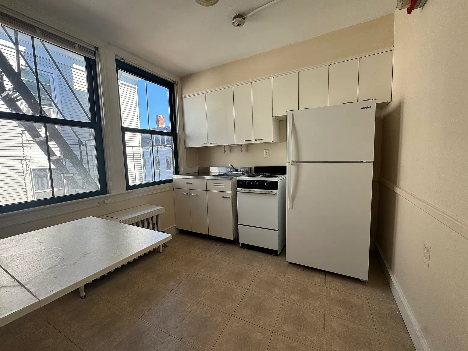 1 bed, 650 sqft, $1,750 — Photo 4