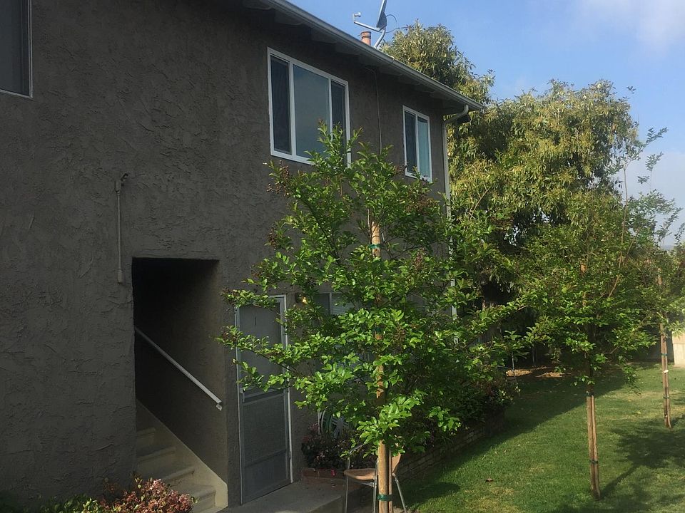 1st image of 1575 N Raymond Ave APT 3