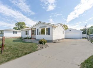 1251 S Hackett Rd, Waterloo, IA 50701