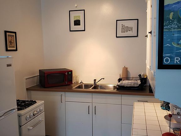3rd image of 2304 Harriet Ave #303