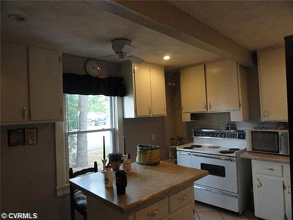 2nd image of 520 Mineral Ave