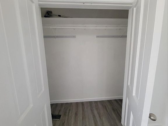 4th image of 1039 S Westmoreland Ave #3