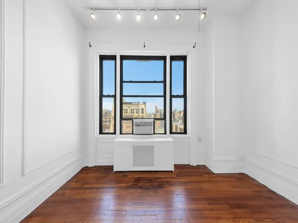 140 West 69th Street image 2 of 6