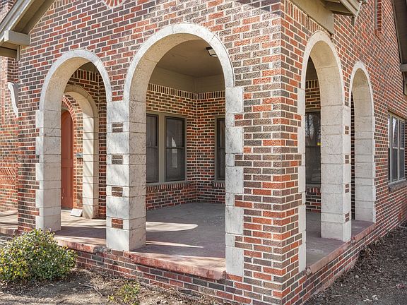 3rd image of 3101 Colcord Ave