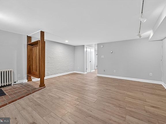 3rd image of 2007 Kalorama Rd NW APT B