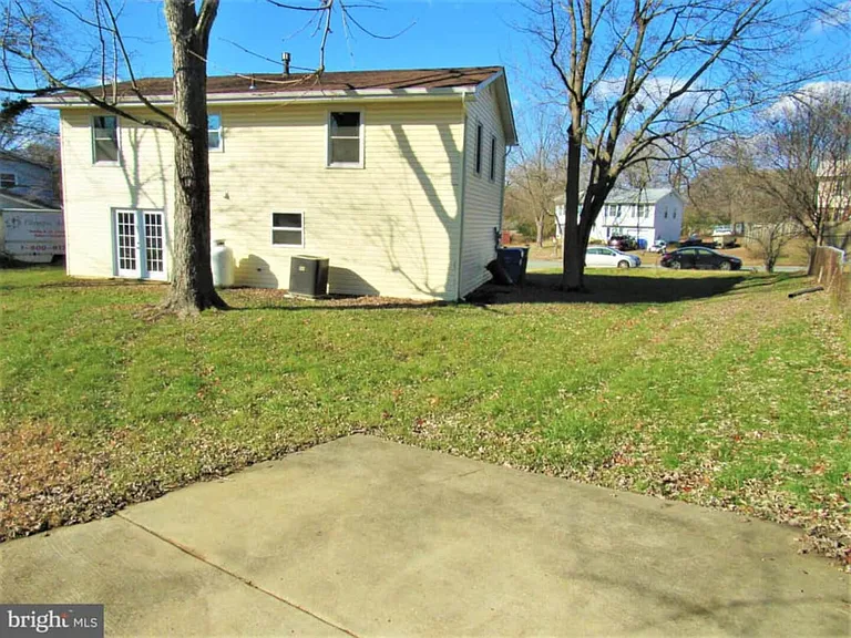 Garden Ln — Photo 16