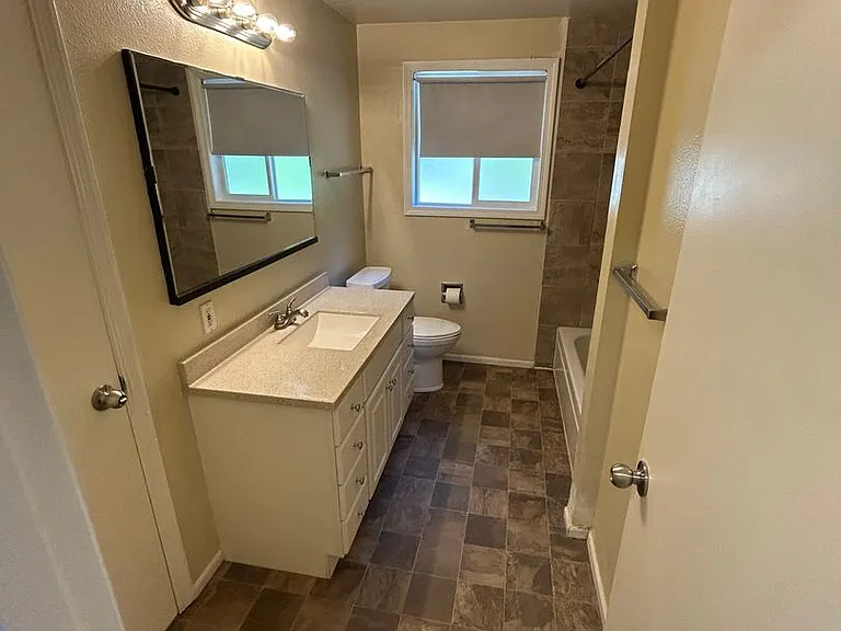 24783 Parkside Dr — Photo 11