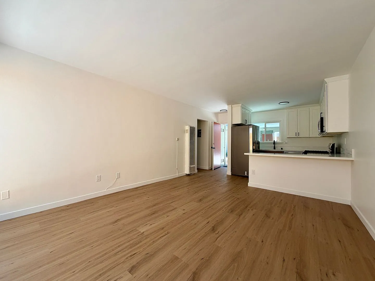 3741-3745 Jasmine Ave — Photo 4