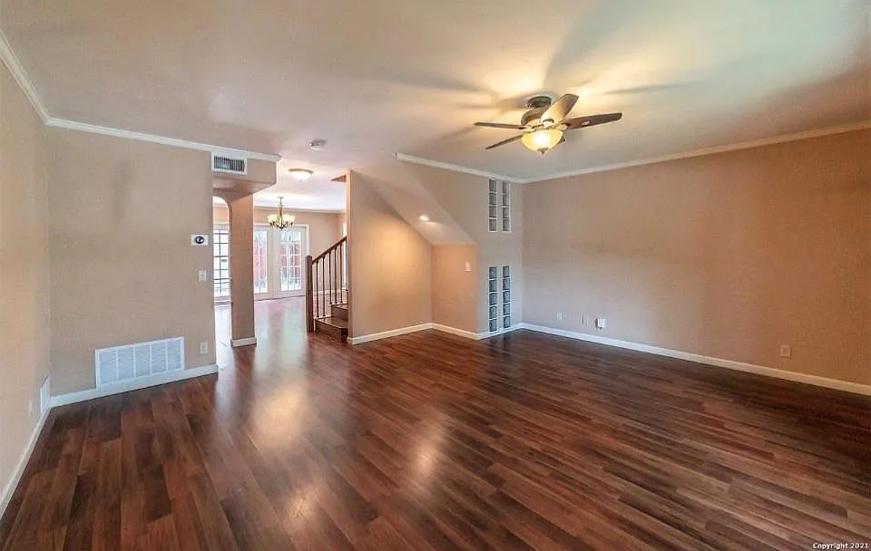 3 bed, 2.5 bath, 1540 sqft, $2,000 — Photo 3