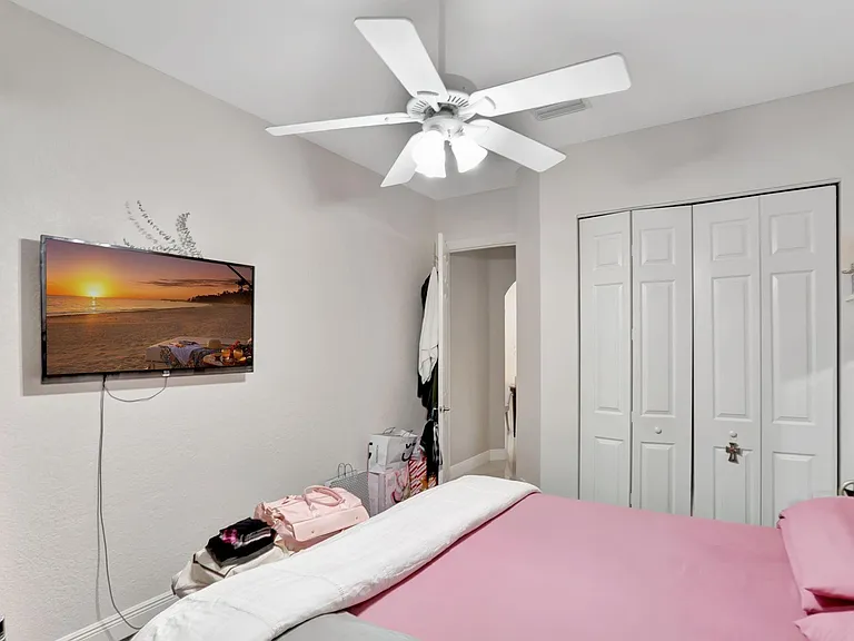 6355 NW 107th Ter — Photo 32