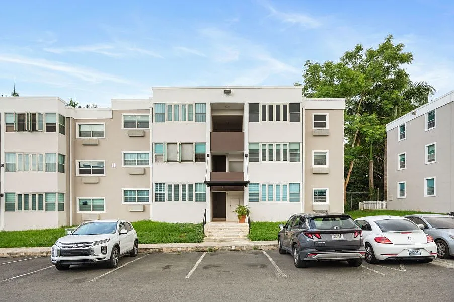 2 bed, 1.0 bath, 700 sqft, $1,600 — Photo 1