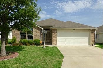 2nd image of 1703 Twisted Oak Dr