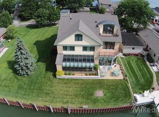 32824 N River Rd, Harrison Township, MI 48045