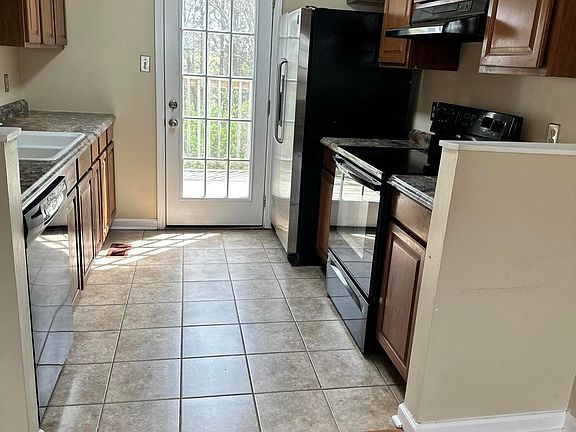 5th image of 804 Olde Pioneer Trl APT 165