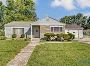 620 Sand Ridge Rd, Bowling Green, OH 43402