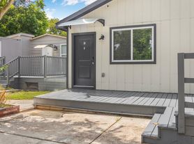 9750 Deer Trail Dr, Houston, TX