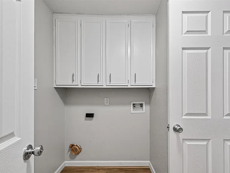 25503 Foxbriar Ln — Photo 16