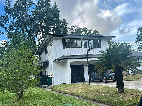 3rd image of 7125 Salamanca Ave