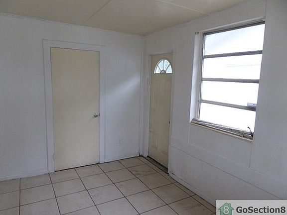 4th image of 4634 20th Ave S