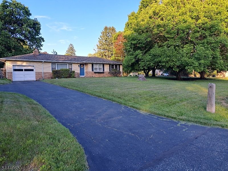 1st image of 3 Meadow Brook Rd