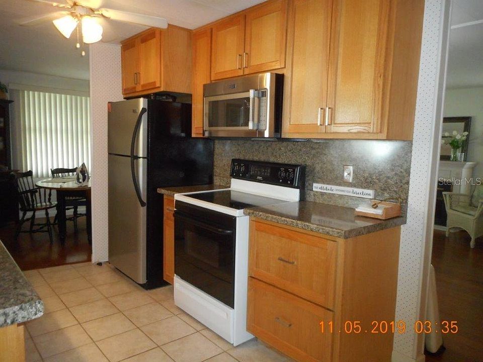 2nd image of 2094 Glenwood Dr
