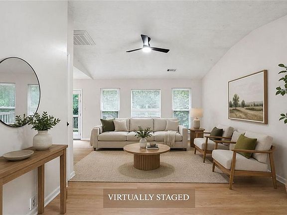 3rd image of 6839 Silver Maple Dr