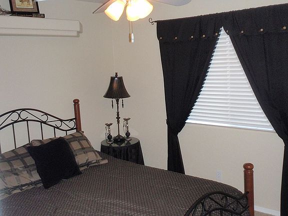 4th image of 276 Coral Dr