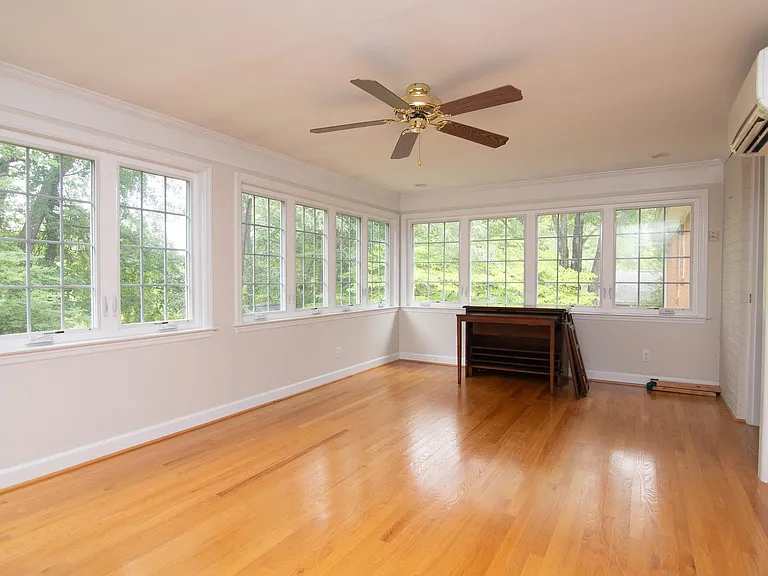 1313 Grove Rd — Photo 27