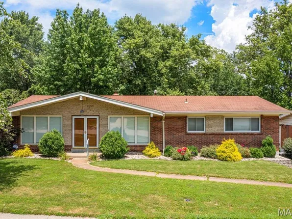 10619 Hayden Hill Dr, Saint Louis, MO 63123