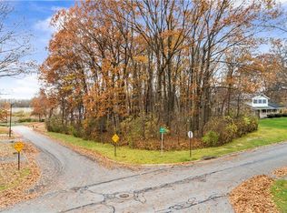 Inverness Rd, Akron, OH 44313