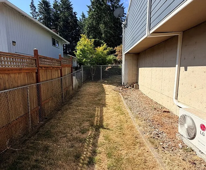 720 NE 34th Pl — Photo 25