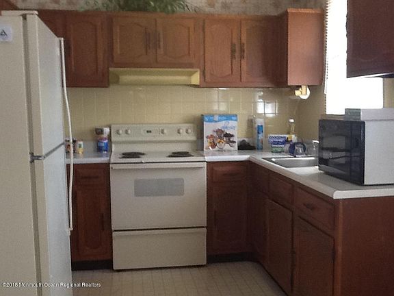 3rd image of 20 Monticello Drive #A
