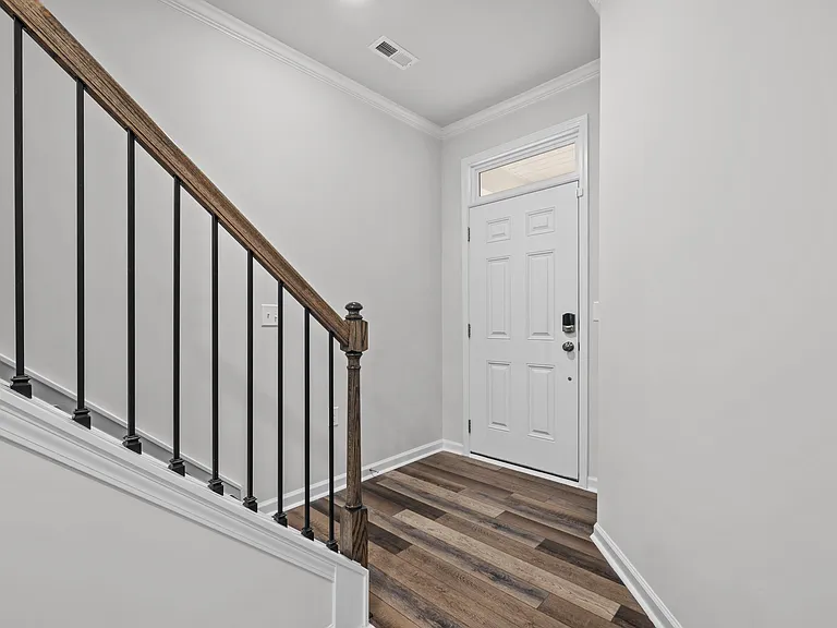 2145 Caen St — Photo 7