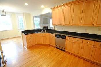 4th image of 2544 Centerville Tpke S