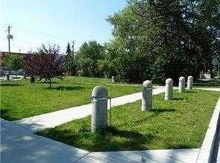 901 17th Ave NW, Calgary, AB T2M 0P3