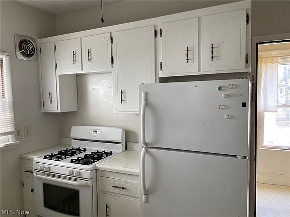 3rd image of 1199 Cook Ave