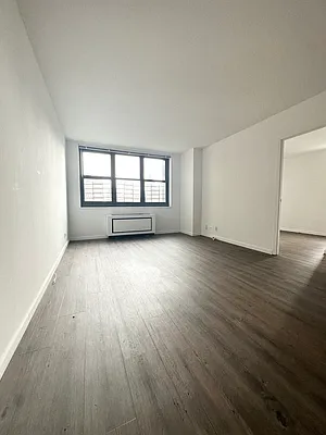 Rented by Manhattan Realty Group | media 12