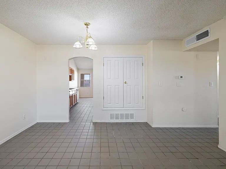 2987 Tierra Cortez Ave #B — Photo 5