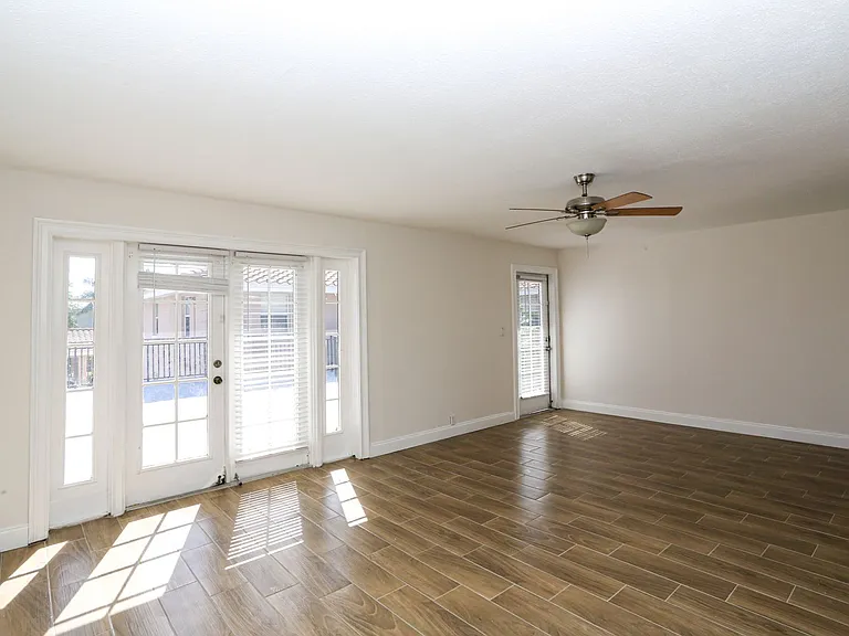 2102 Alamanda Dr #Penthouse B — Photo 6