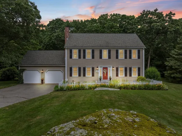 65 Nichols Dr, Taunton, MA 02780