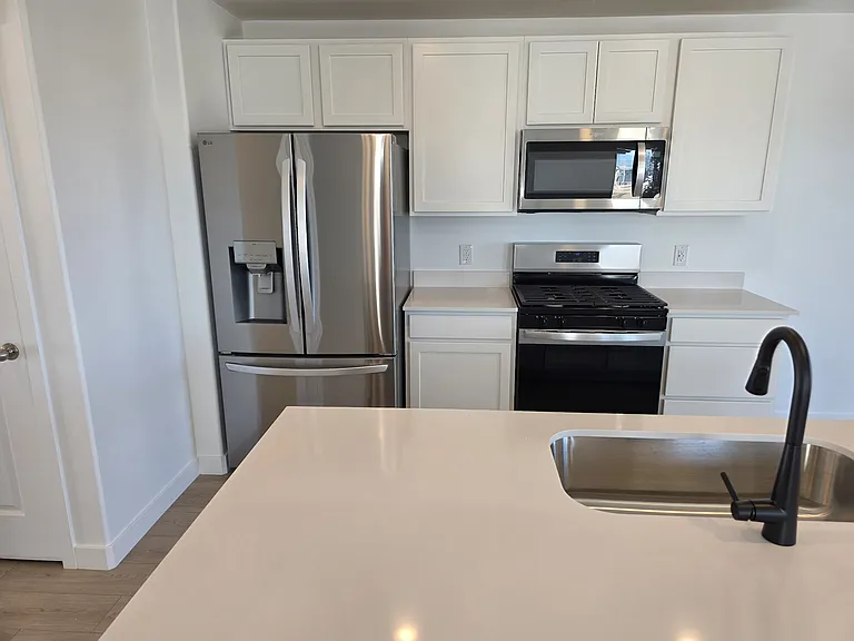 172 E Glencoe Dr — Photo 7