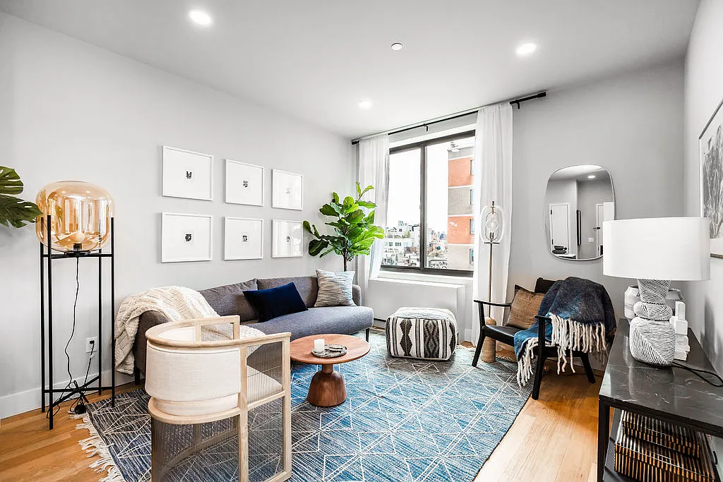 101 East 10th Street — Photo 3