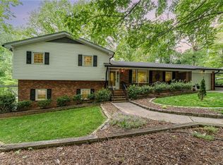 1630 Bright Leaf Rd, Pfafftown, NC 27040