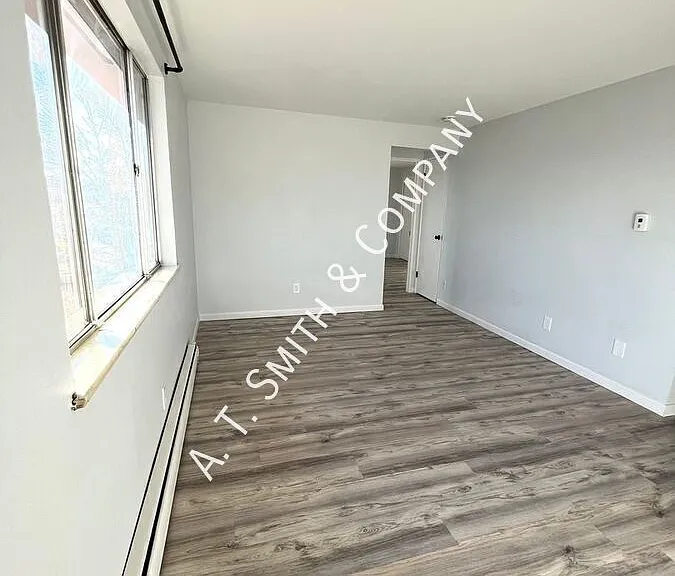 5437 Dover St #J — Photo 4