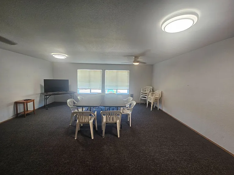 Camelot East Apartments — Photo 29