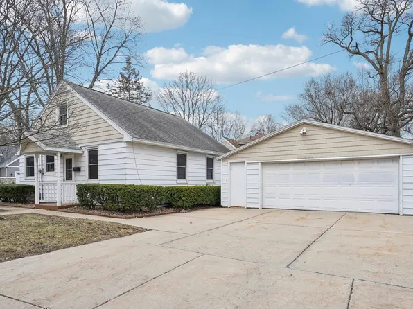 1301 Wyldhaven Ave, Monona, WI 53716