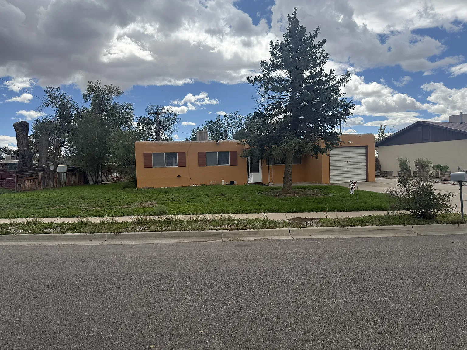 3 bed, $1,800 — Photo 1