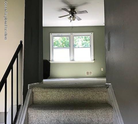 3rd image of 174 Mountain View Dr