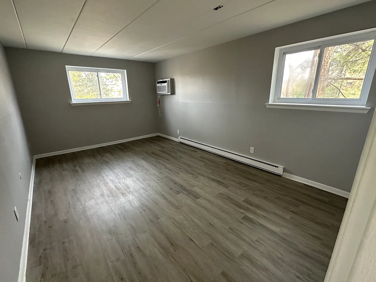 2 bed, 1300 sqft, $2,400 — Photo 4